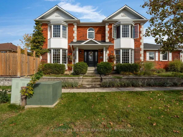 2 Brushwood Cres, Barrie, ON L4N 7G5