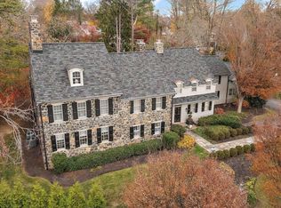 302 Stone Brook Dr, Wilmington, DE 19807