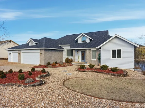 2 Fairway Dr, Holiday Island, AR 72631