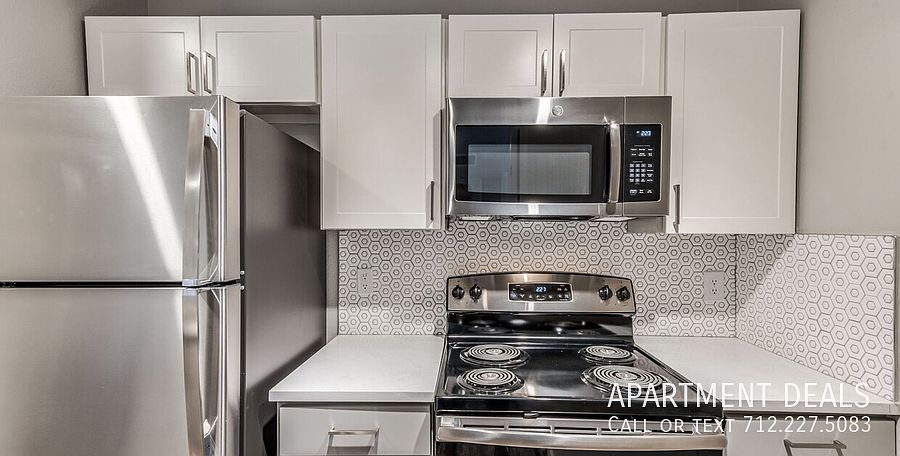 1st image of 10940 Meadowglen Ln #516