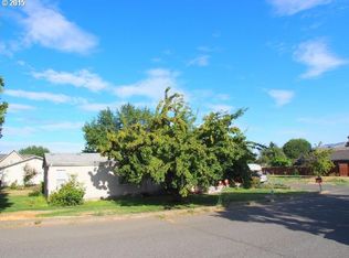 2415 E 15th St, The Dalles, OR 97058