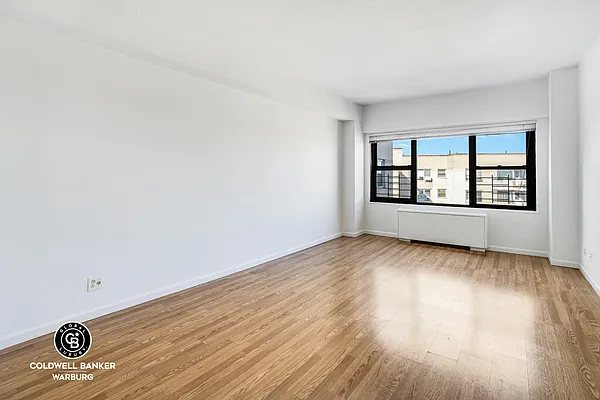 Sold by Coldwell Banker Warburg | media 2