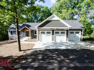 8831 10 Mile Rd NE, Rockford, MI 49341