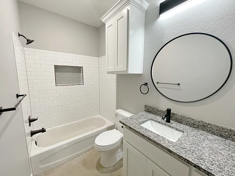122 W Harrison St — Photo 12