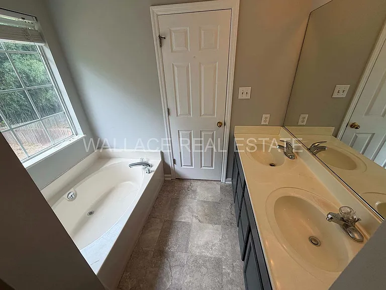 6919 Yellow Oak Ln — Photo 11