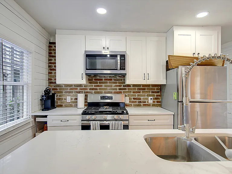 96 Radcliffe St #C — Photo 6