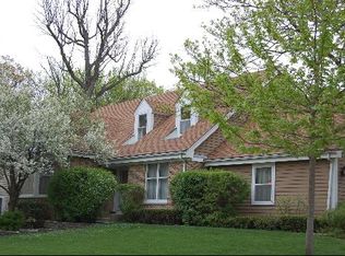 414 River Bluff Cir, Naperville, IL 60540