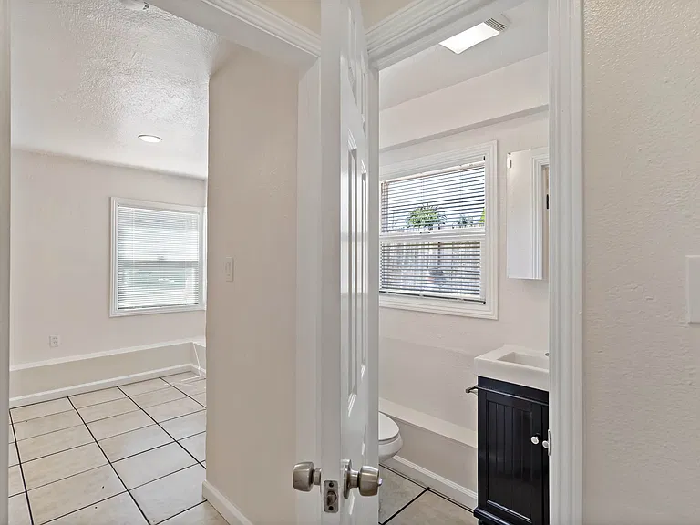 137-139 4th St #139-C — Photo 26