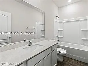 209 SE 26th Ter — Photo 10