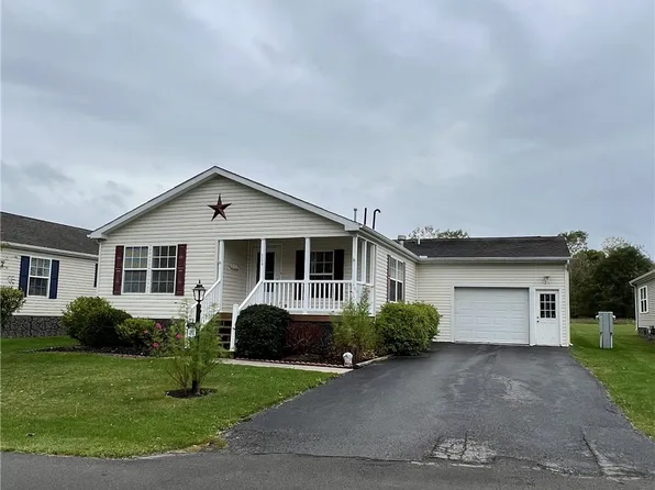 4240 Canalside Dr, Palmyra, NY 14522