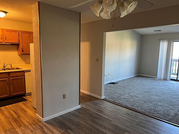 4th image of 807 Woodwind Ct