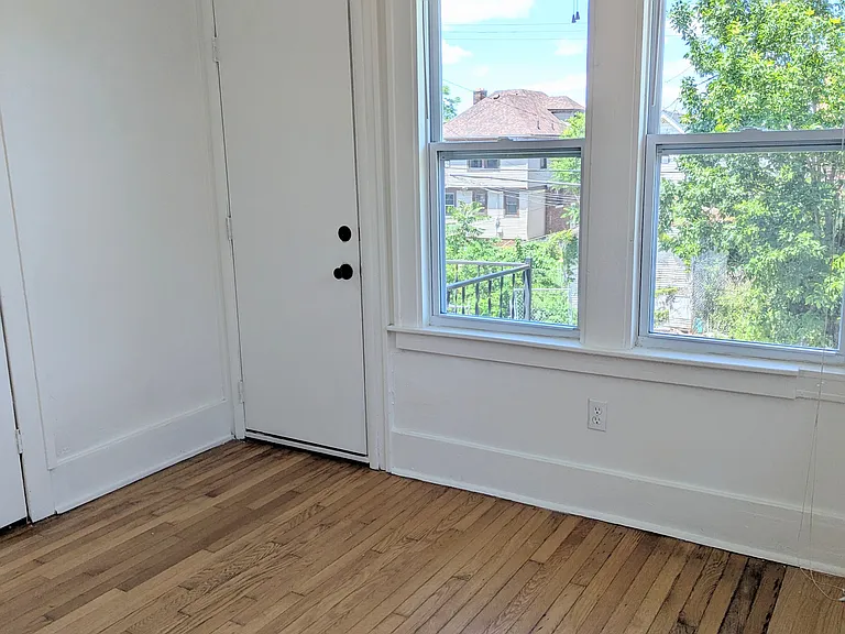 3258 Calvert St — Photo 11