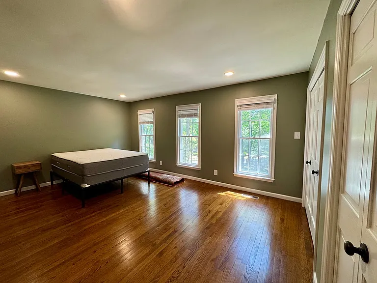 318 McCauley St — Photo 8