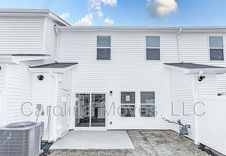225 Telford Dr — Photo 12