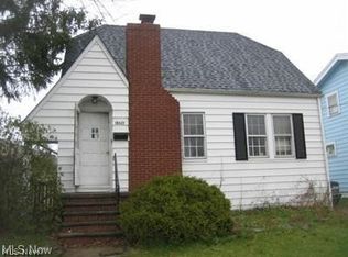 18621 Raymond St, Maple Heights, OH 44137