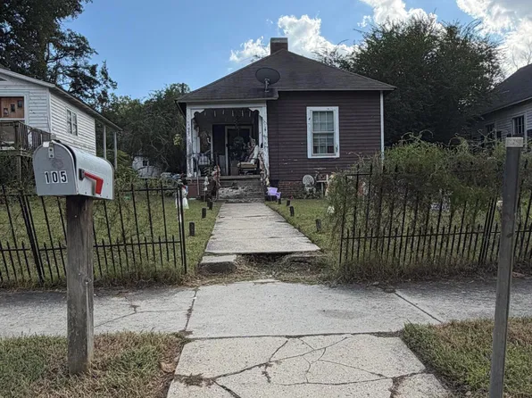 105 4th St, Jackson, TN 38301