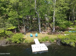 822 Dogwood Ct, Lords Valley, PA 18428