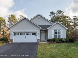 808 Tanglewood Ct, Whiting, NJ 08759
