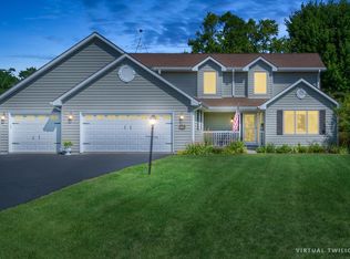 422 Fair Oaks Dr, Williams Bay, WI 53191