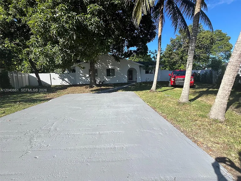 16802 SW 109th Ct — Photo 1