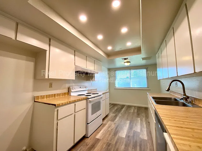 4619 E Indianapolis Ave — Photo 21