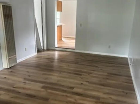 227 2nd St NE #1, Faribault, MN 55021
