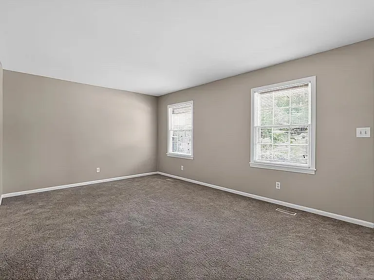 516 Argonne Dr — Photo 4