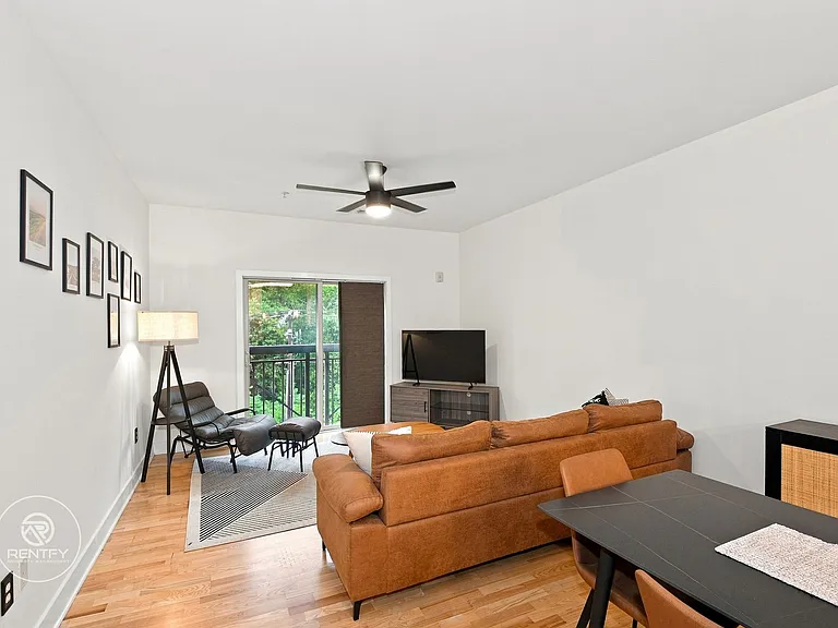 630 Calvert St #311 — Photo 11