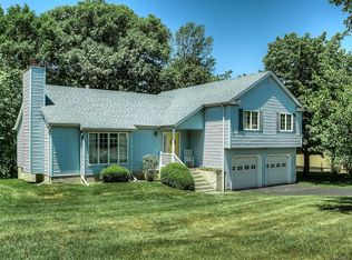 16 Hoover Dr, Middletown, NY 10940