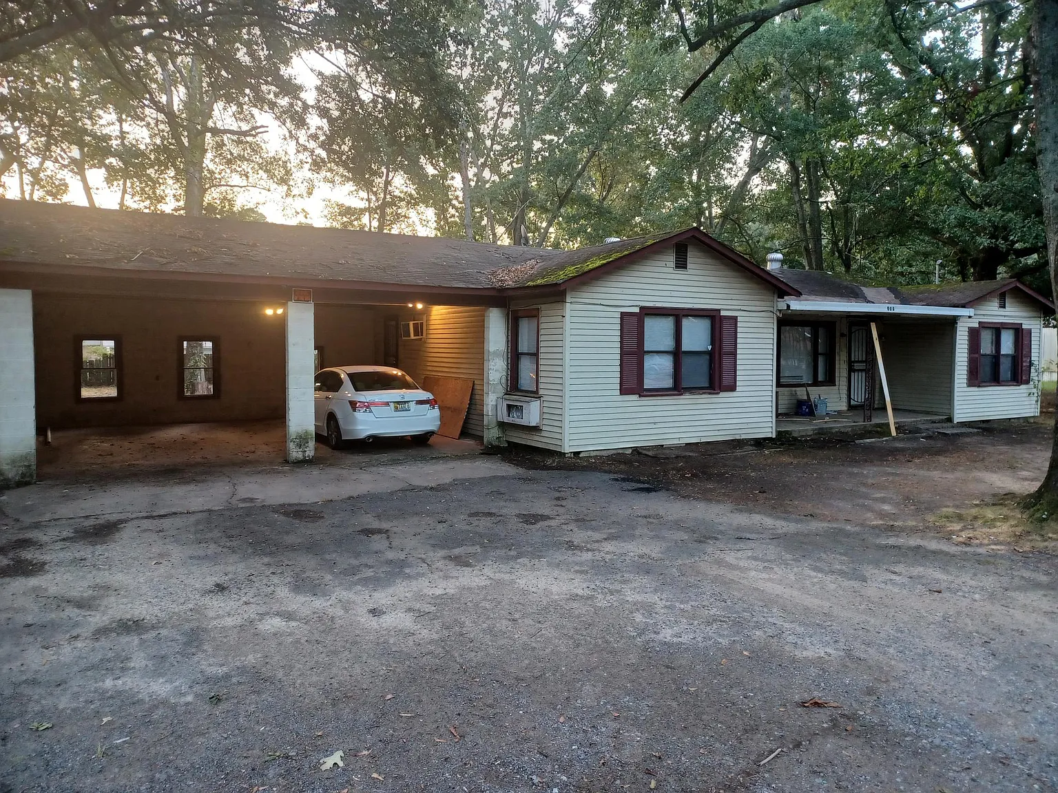 3 bed, 1320 sqft, $700 — Photo 2