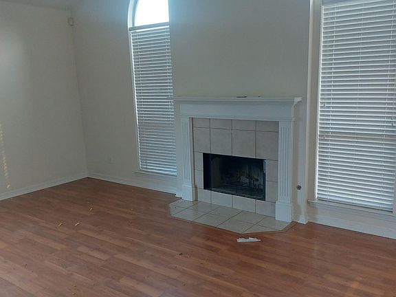 3rd image of 20042 Eastwood Dr