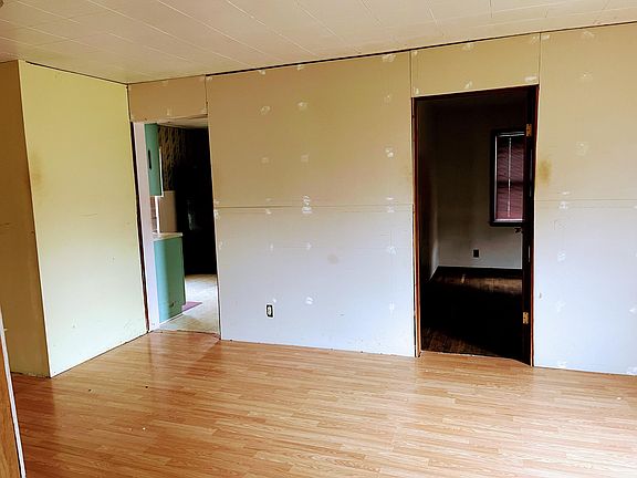 5th image of 4051 Berrien St