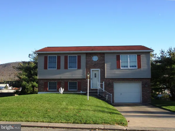 2665 Penbrook Ln, State College, PA 16801