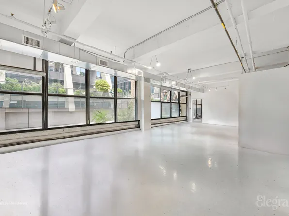 450 West 31st Street image 2 of 21