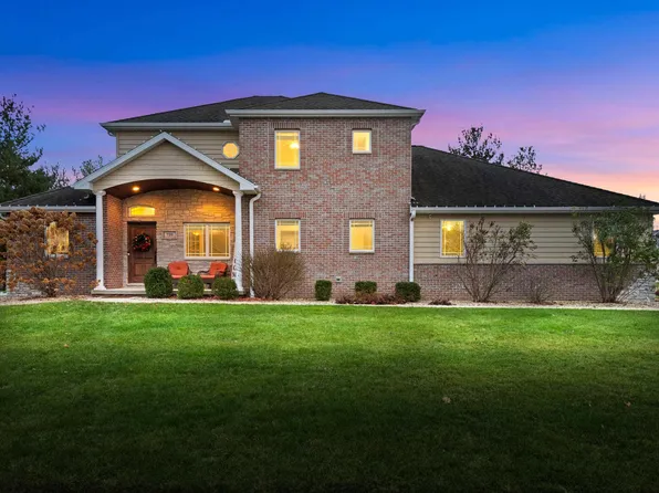 726 Stoneway Dr, Morton, IL 61550