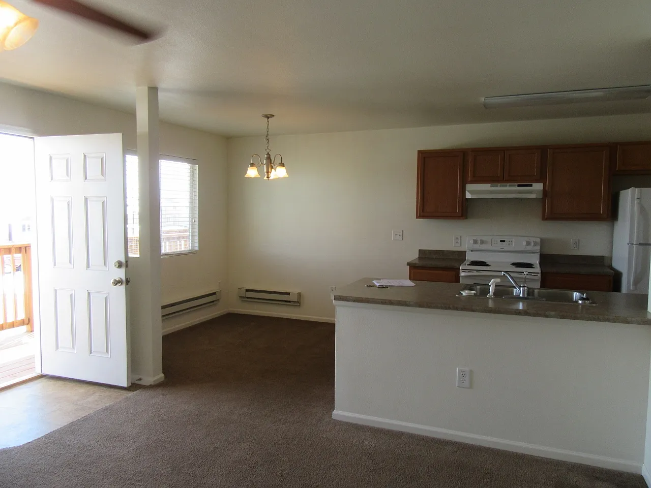 3 bed, 1250 sqft, $1,500 — Photo 1