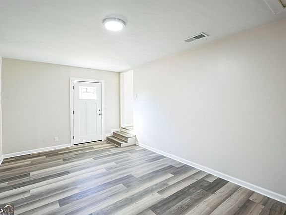 5th image of 309 Lagrange St