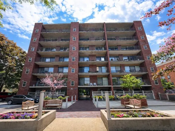 70 Centre St., 70 Centre St, Brookline, MA 02446