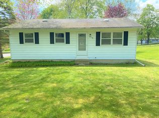 206 W Oliver St, Hastings, MI