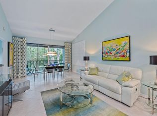 8305 Whisper Trace Way APT 202, Naples, FL 34114