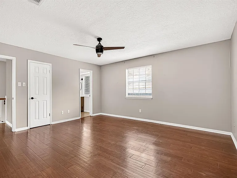 20211 Salzburg Ln — Photo 36