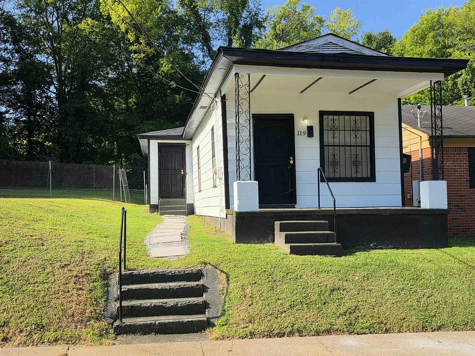 2 bed, 2.0 bath, 812 sqft, $900 — Photo 1