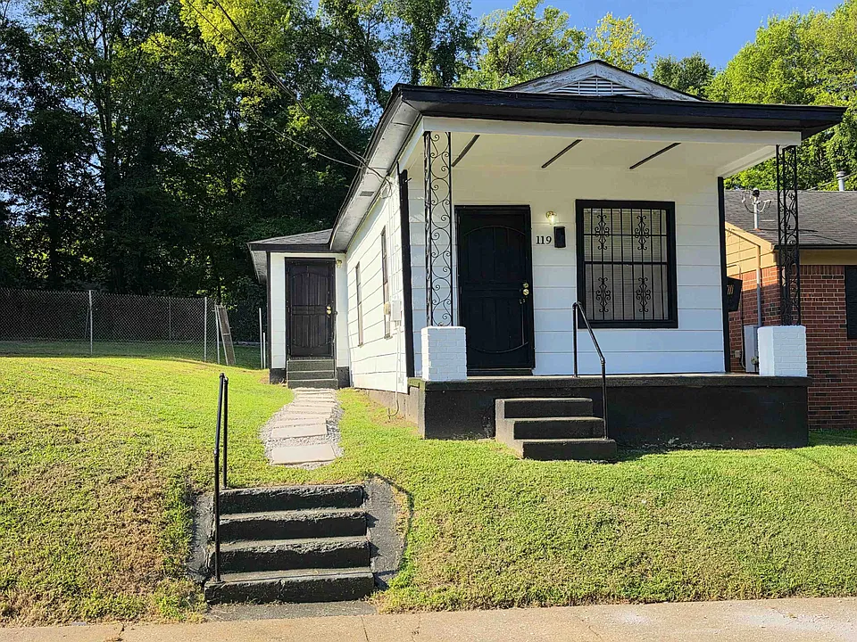 119 Ingle Ave