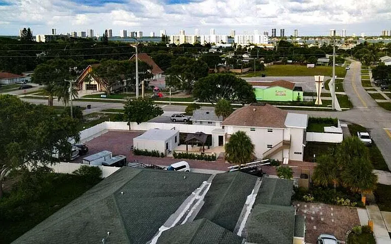 305 Cypress Dr #1 — Photo 12