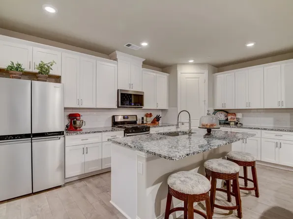 906 Cotton Gin Ln, Euless, TX 76040