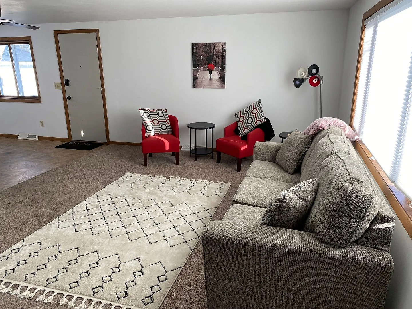 307 S Vine Avenue — Photo 3