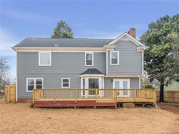 3rd image of 2206 Century Oaks Ln