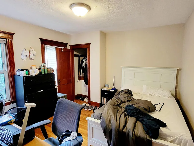 158 W Adams St #2 — Photo 8