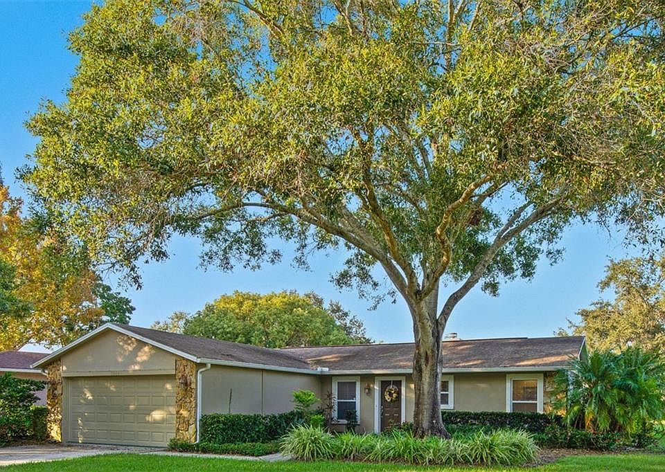 1st image of 3044 Pin Oak Dr