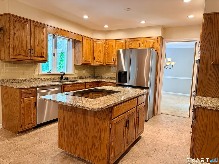 22 Hyde Park Dr — Photo 12